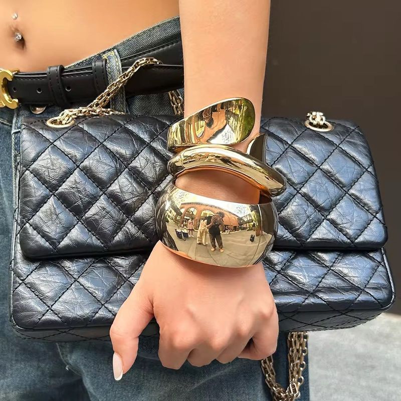 Viral Pinteresty Chunky Bangle