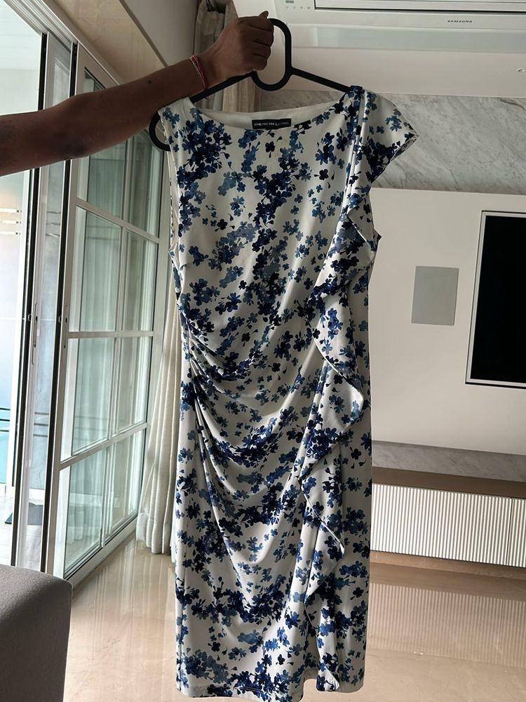 Fixed price, lovely  white dress