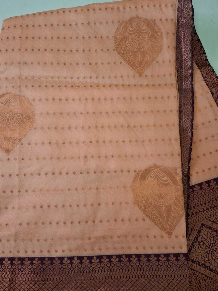 Elegant Ethnic Saree with ready blouse