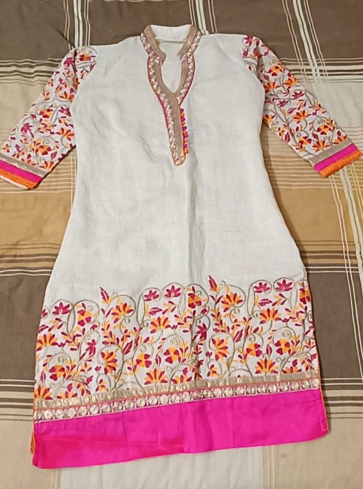 Embroidered White Kurta
