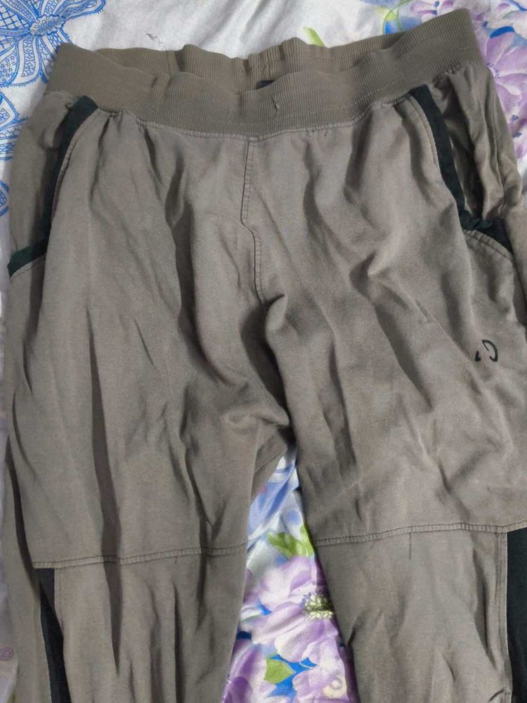 cotton shorts and track pant