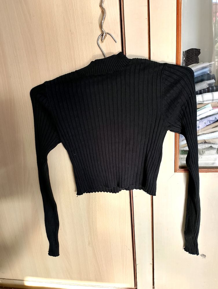Black Ribbed Crop Top.