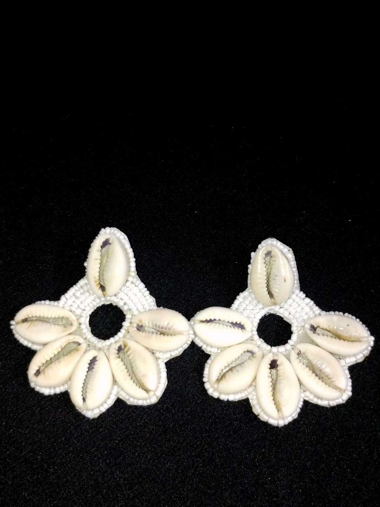 Cowrie Shell Flower Earrings