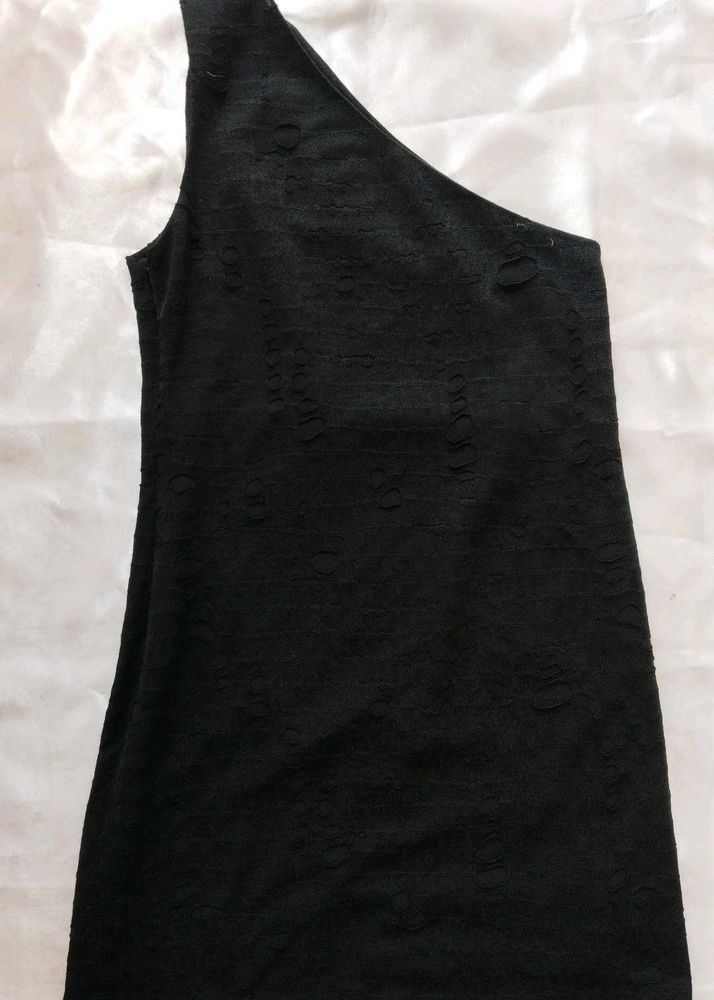 Black One-Shoulder Top