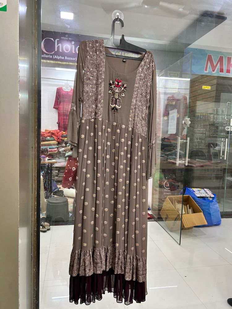 Elegant Embroidered Kurta