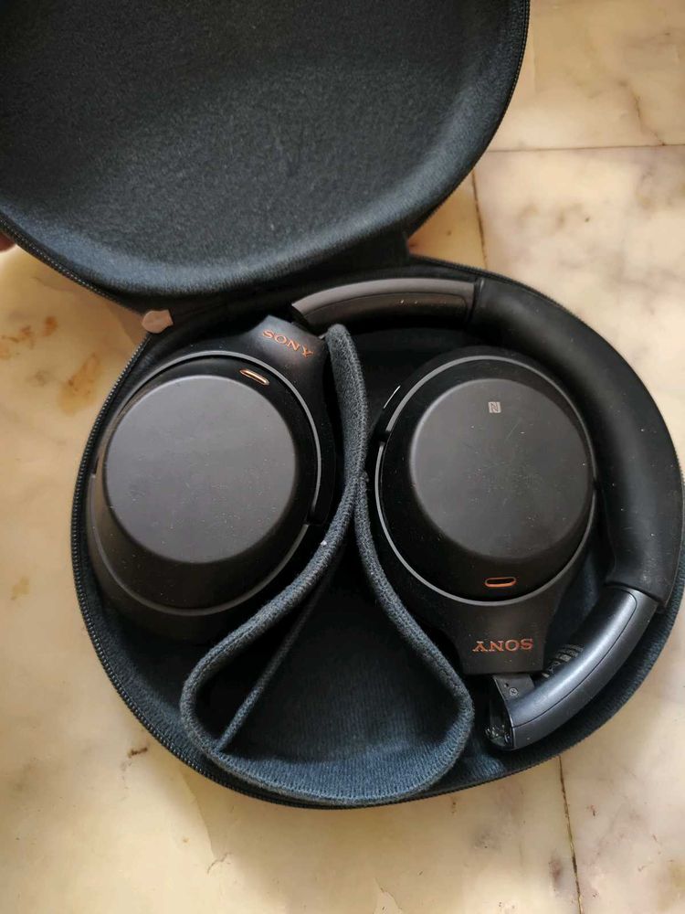 Sony Xm3 headphone