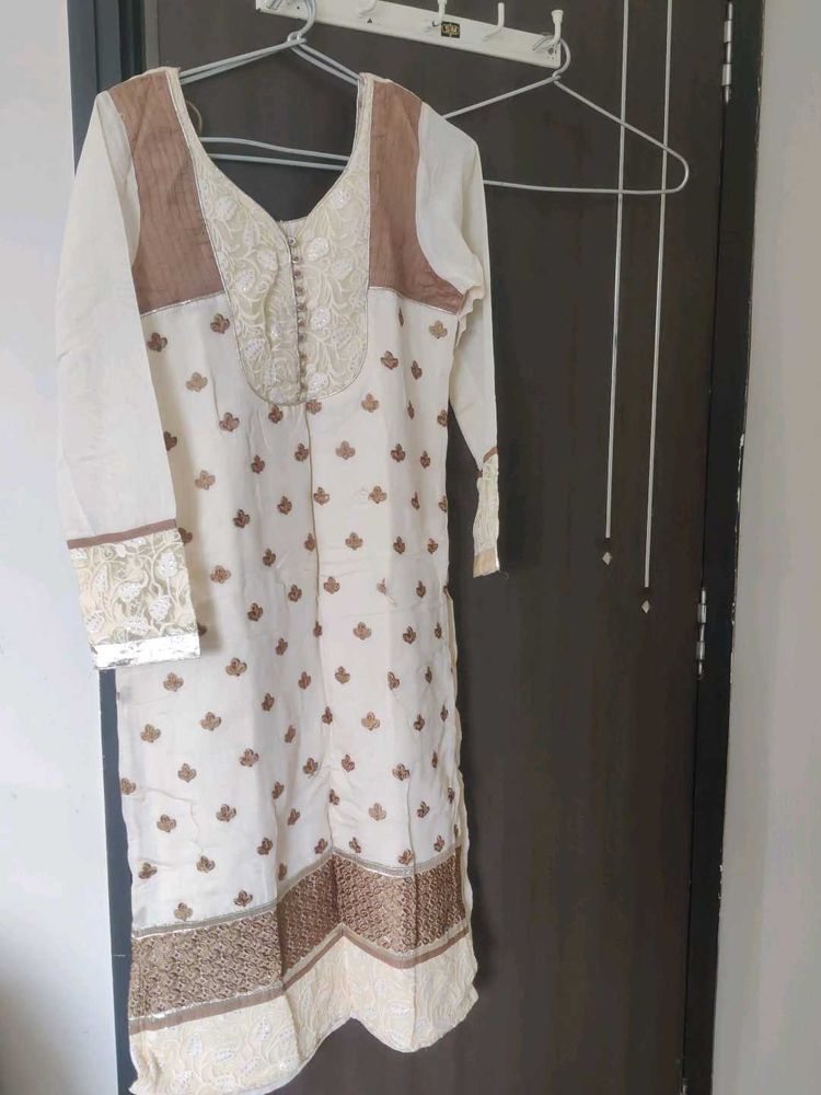 Elegant Embroidered Kurta