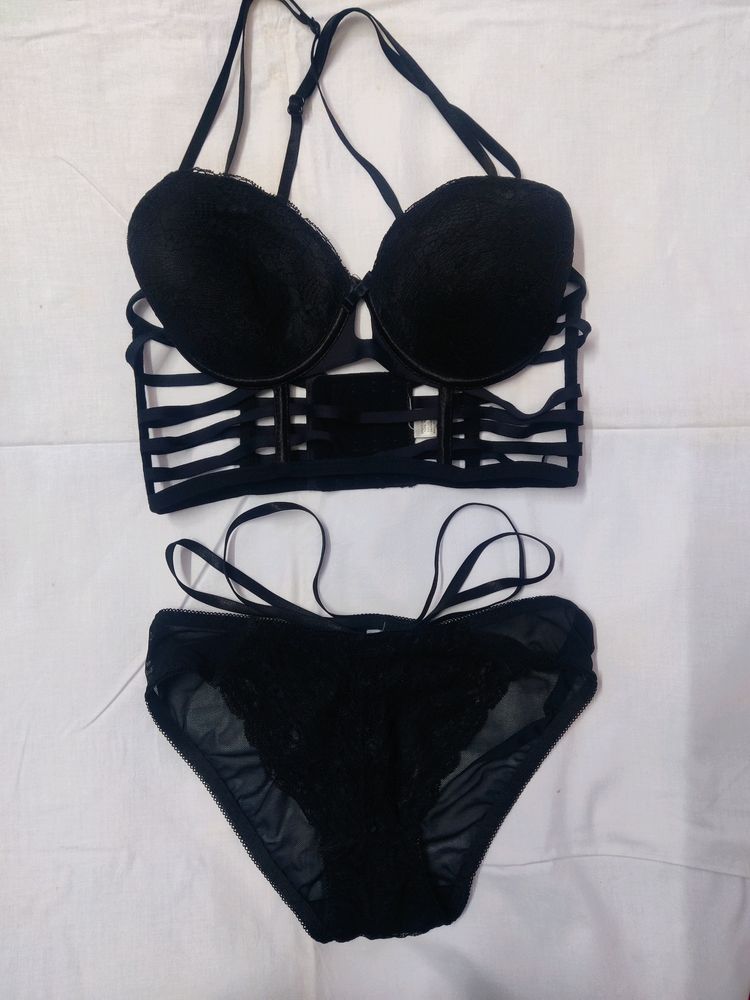 Cage Bra Set New With No Defects