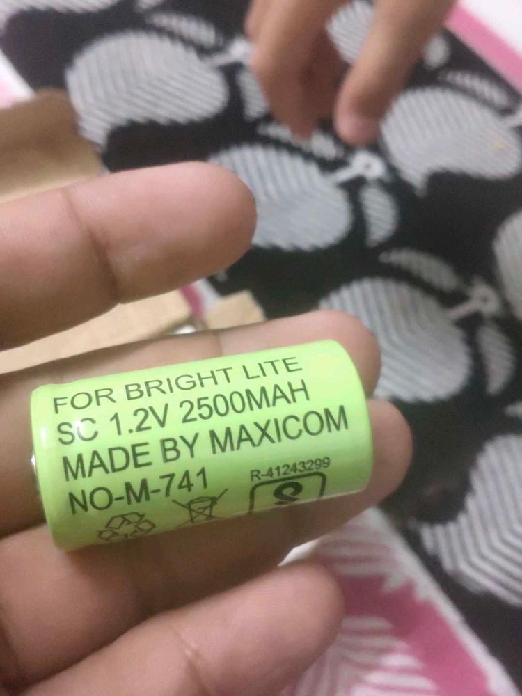 Lithium Ion Cell Rechargeable 1.2v