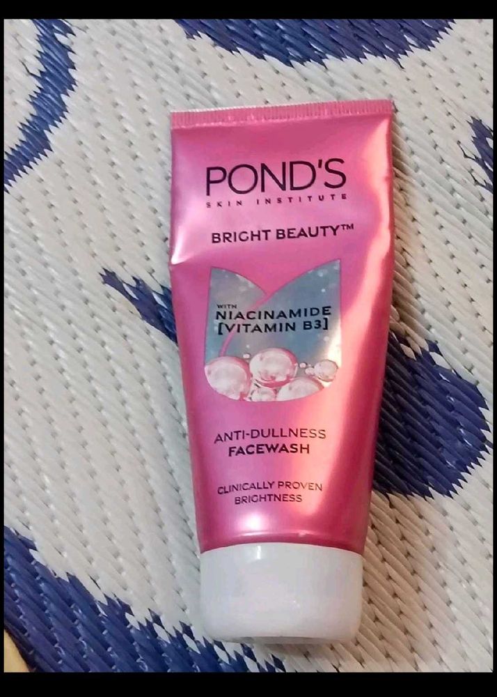 Upto 65% Left Pond&#39;s Bright Beauty Facewash