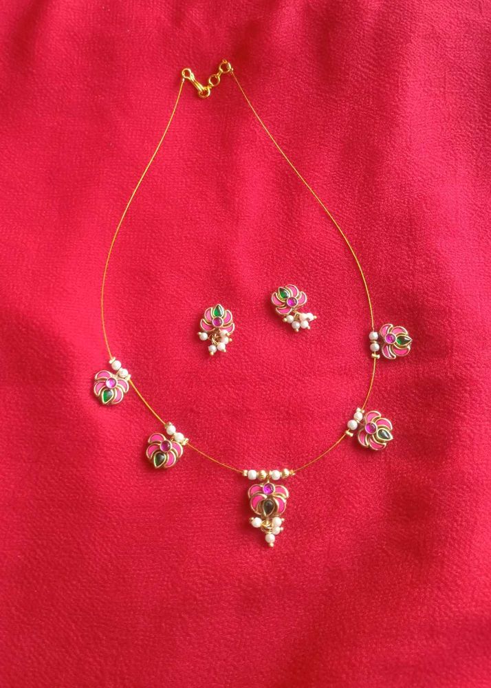 Handmade Lotus Neck Set