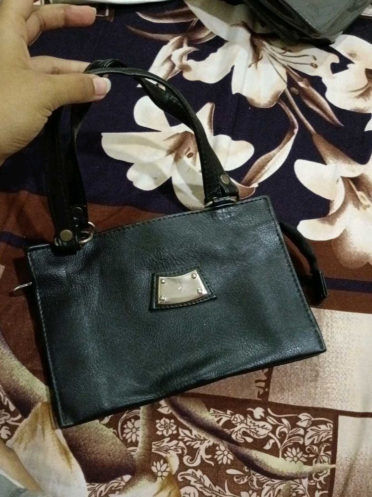 Chic Black Handbag