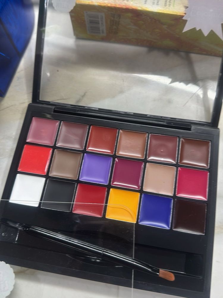 COLORINA MAKEUPSTUDIO MATTE LIP CREAM PALETTE