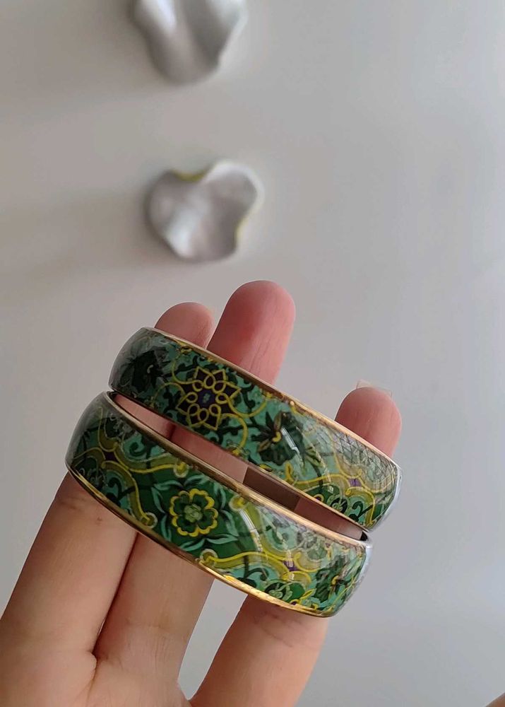 Emerald Metal Bangle Set