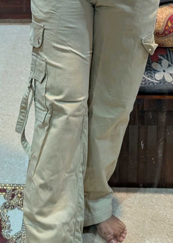 Women&#39;s Cargo Pants.