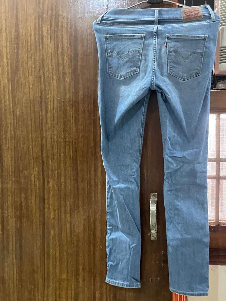Levi&#39;s Light Wash Jeans