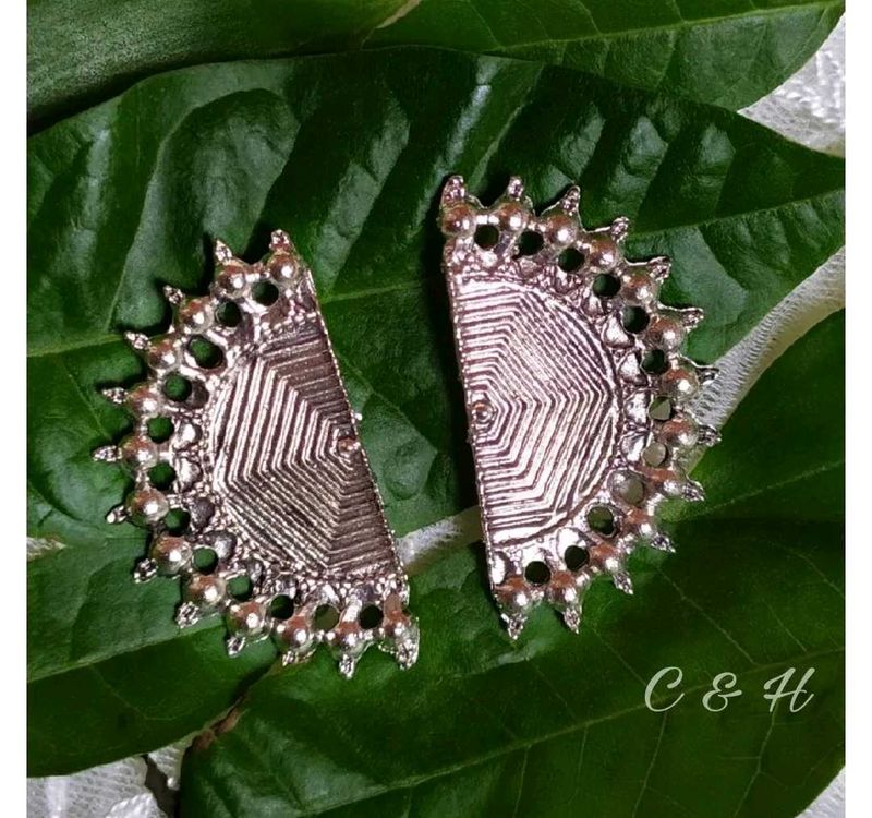 ✨ Oxidised Moon Shape Earrings ✨