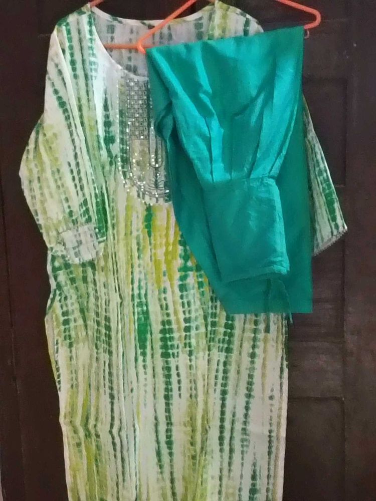 BrandNew ElegantGreenTie-Dye Kurta Set