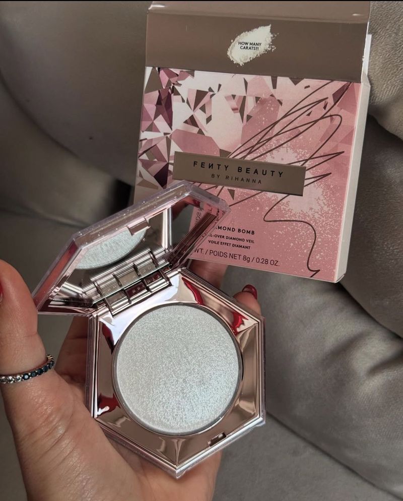 Fenty Beauty Diamond Bomb Highlighter