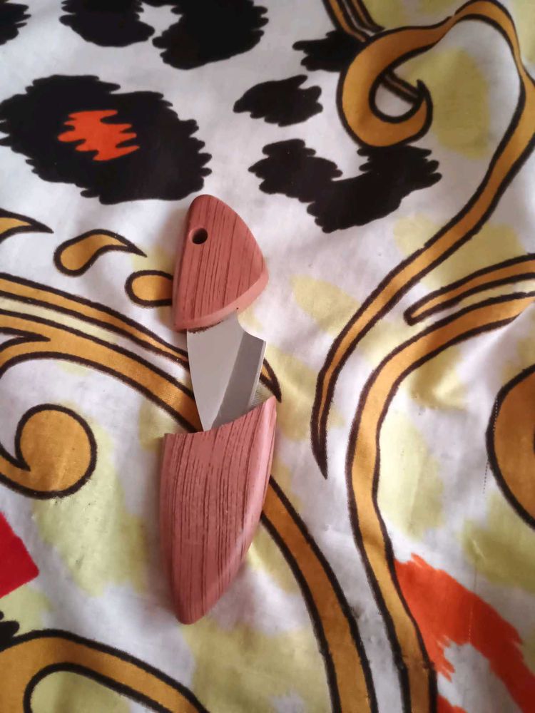 Unique pocket  Knife unused new&amp; 1set Of 2 Knifs