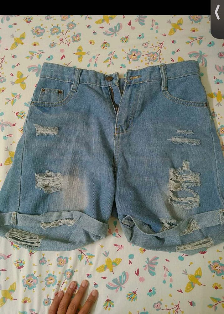 Ripped Denim Shorts urbanic/ savana/ zara