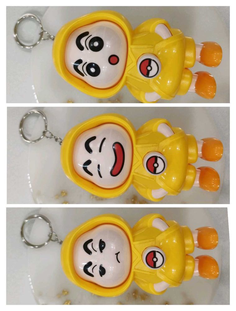 4 Different Face Changing Keychain