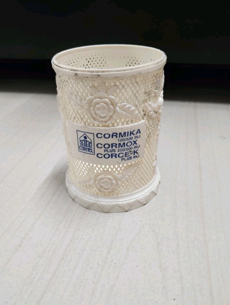 Pen Stand With Flower Design