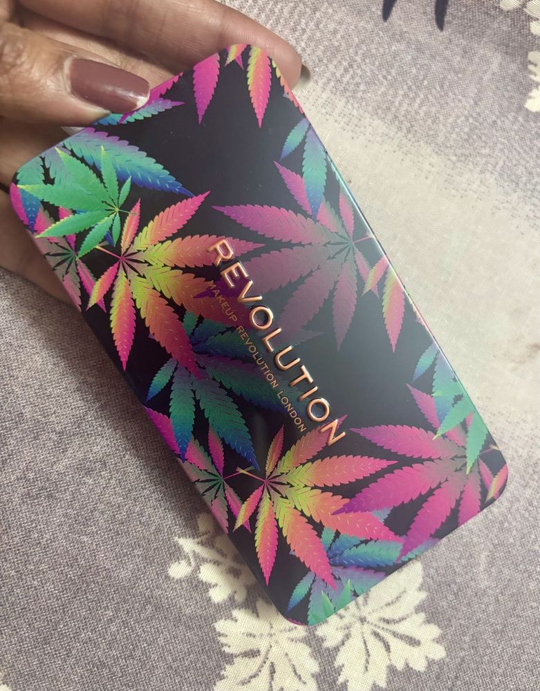 Makeup Revolution Shadow Palette