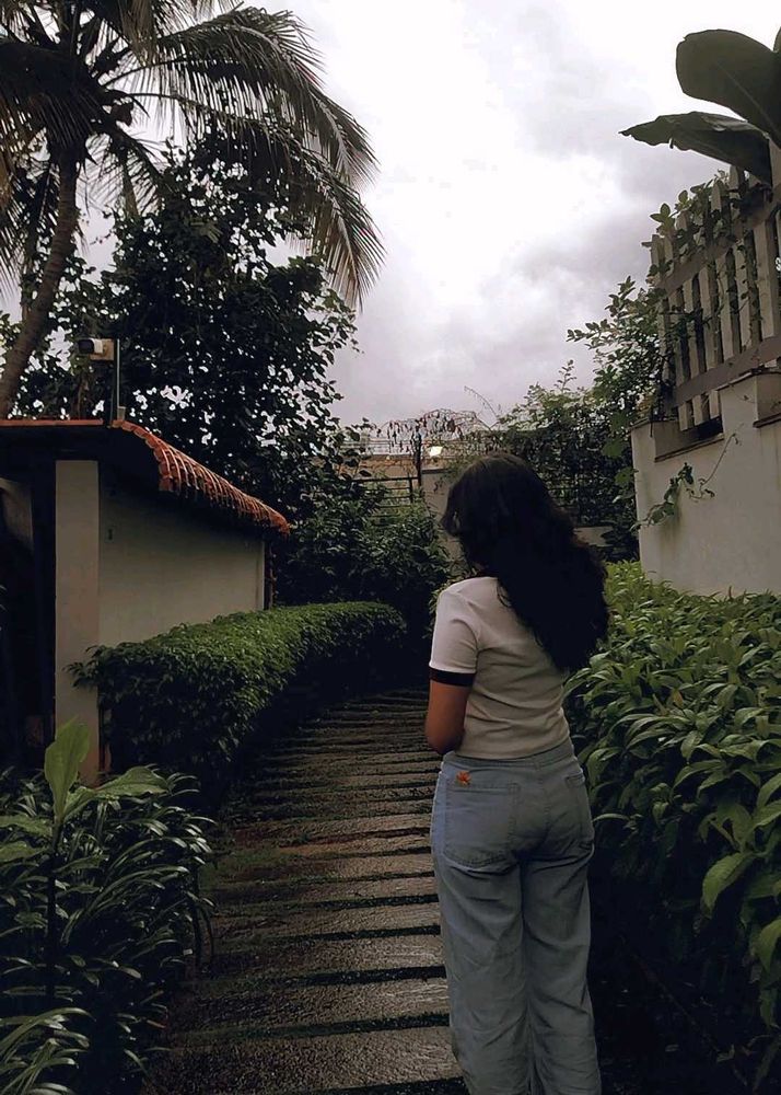 Vintage High-Waisted Jeans