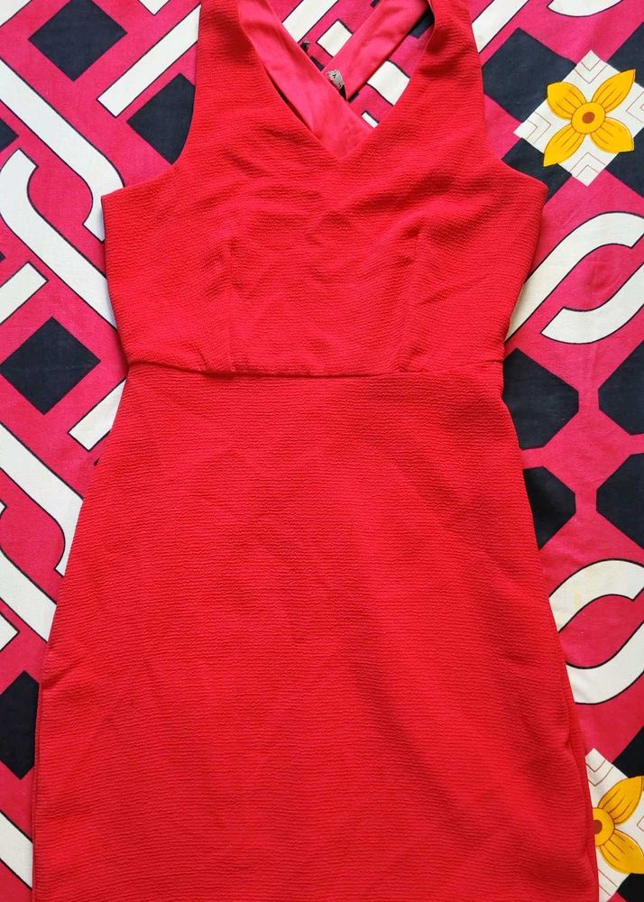 Chic Red Sleeveless Dress