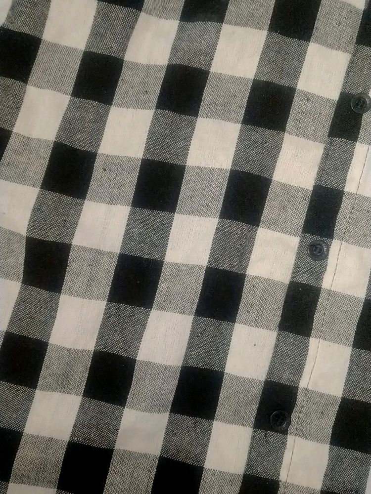 Black And White Shirt 🎽