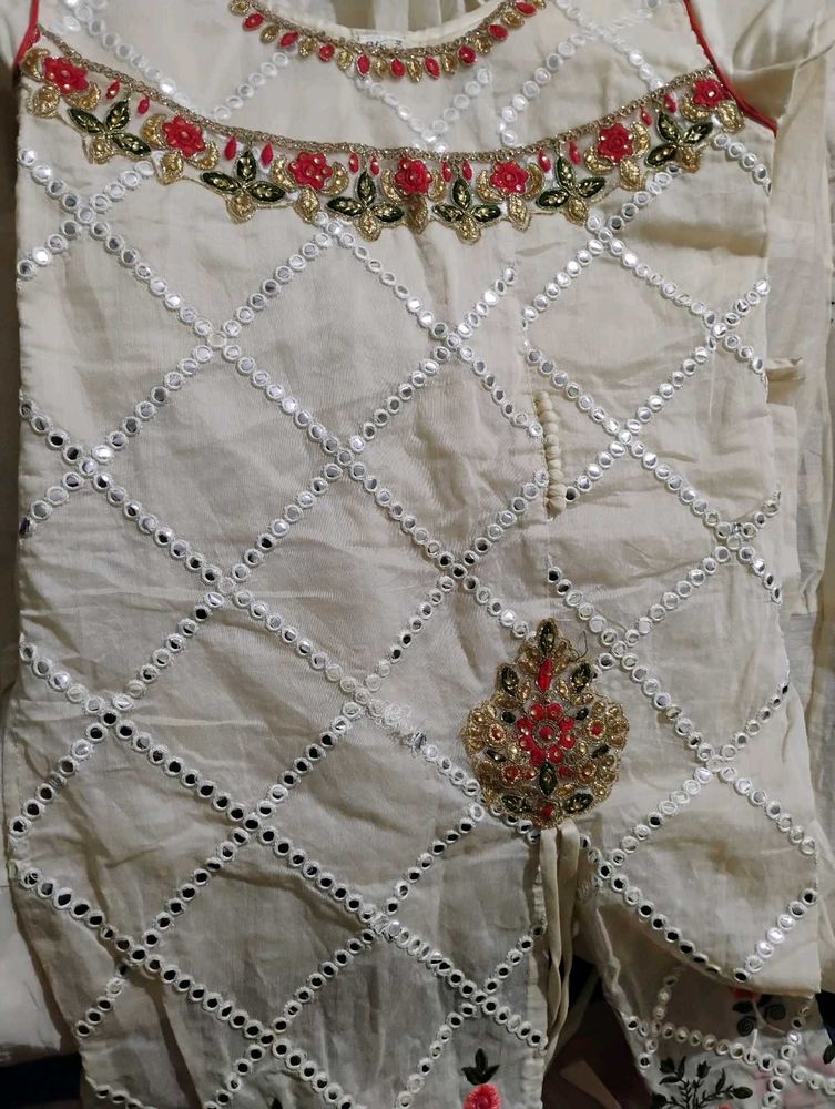 Elegant Embroidered Kurti