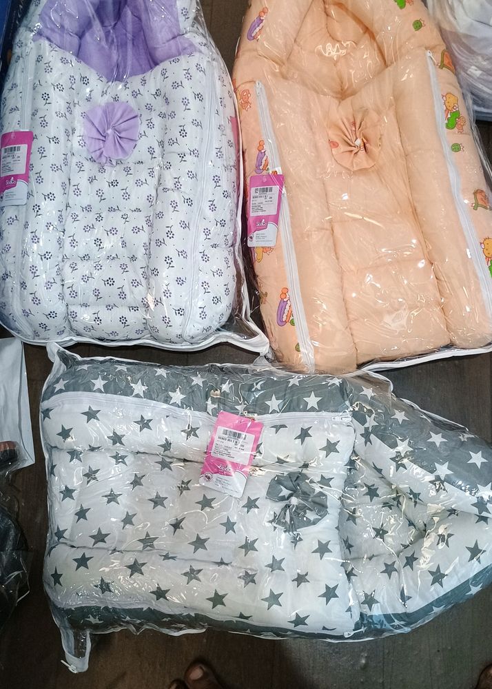 Carry Bed Branded Item New Tag Pees.