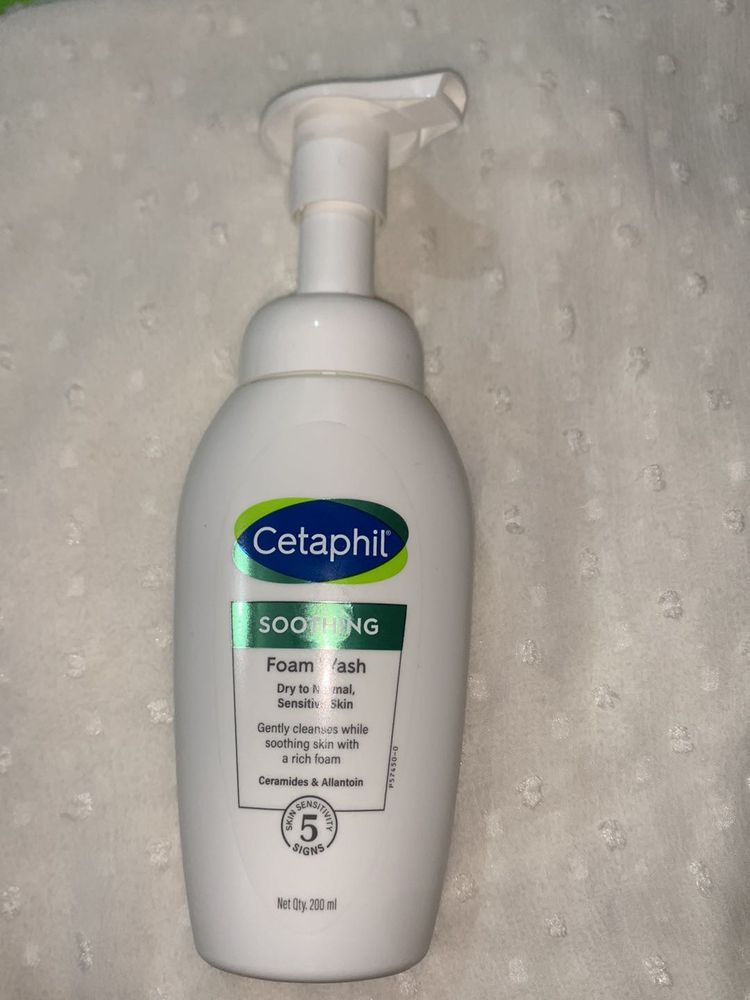 Cetaphil Soothing Foam Wash