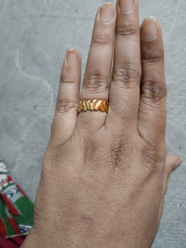 Heart pattern Gold Tone Ring