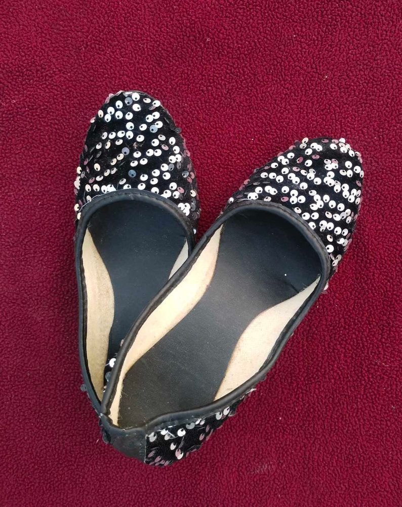 Sequined Ballerinas 🖤