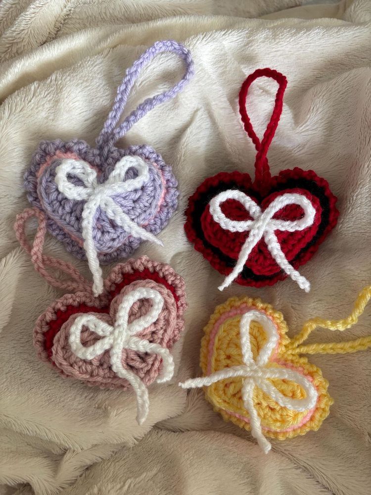 Crochet Ruffle Heart Charm💗