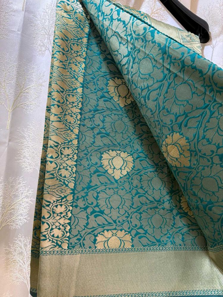 Green &amp; Gold Saree with Blouse