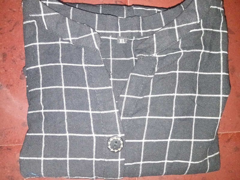 XL Gray &amp; White Checkered Blouse
