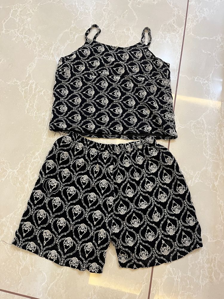 Kashmiri Black Embroidered Beautiful Co-ord Set