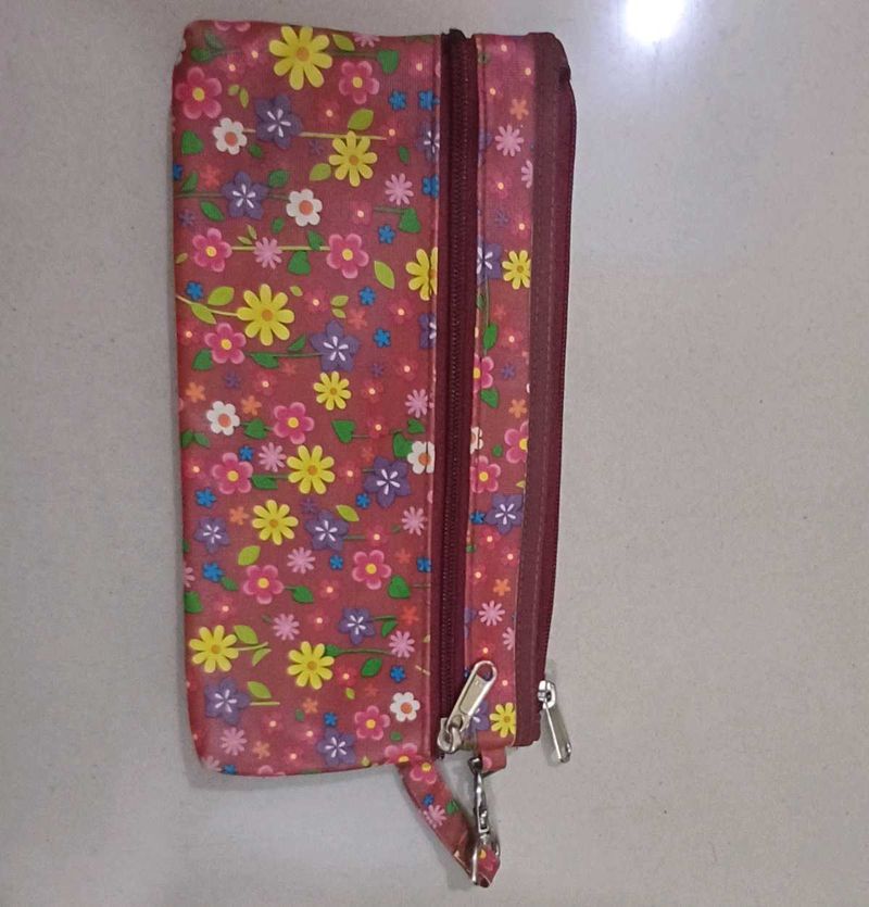 stationary pouche