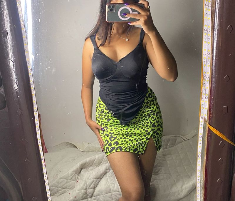 Baddie Corset With Skirt💚🖤