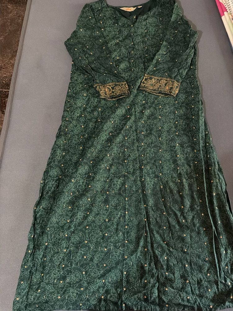 Elegant Green Embroidered Kurta