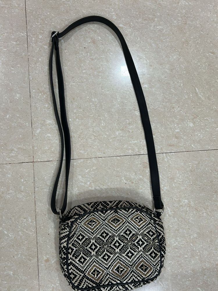 Anouk Sling Bag