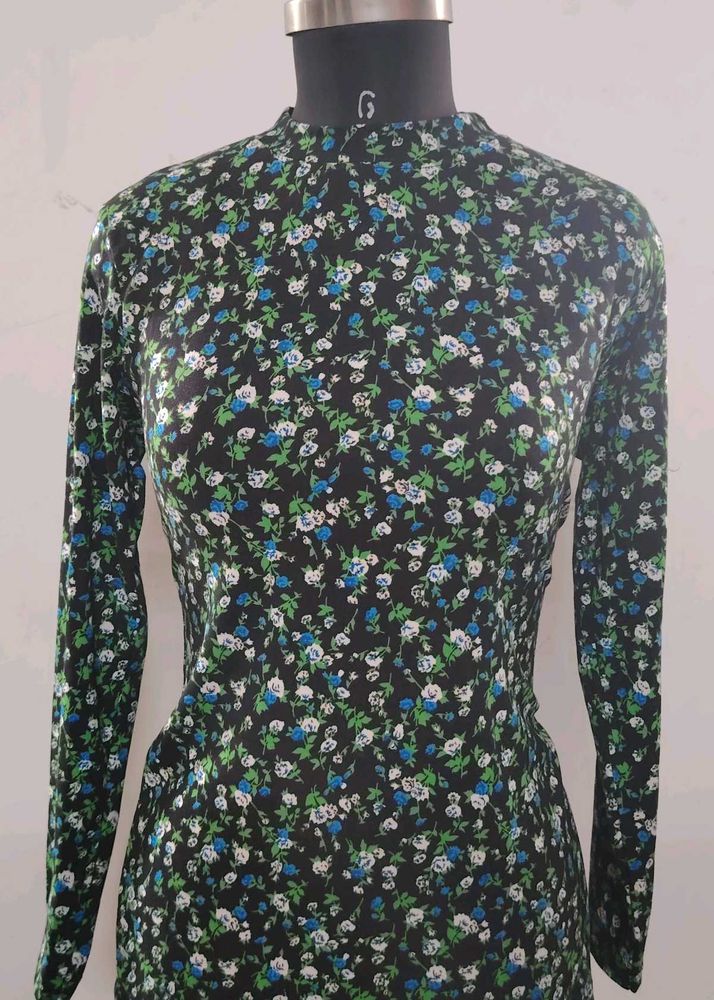 A Printed Turtle Neck