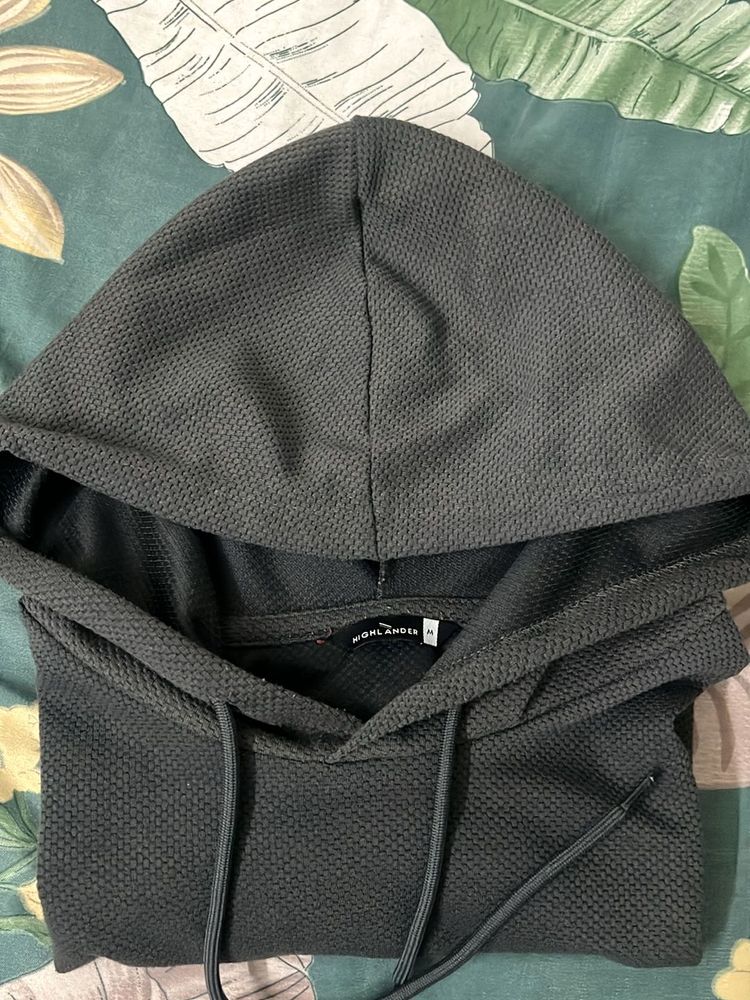 Stylish Grey Hoodie with short sleeves- Highlander