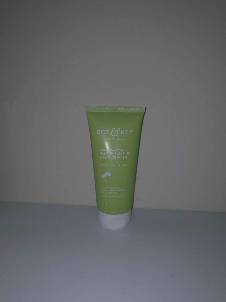 Dot &amp; Key Face Wash