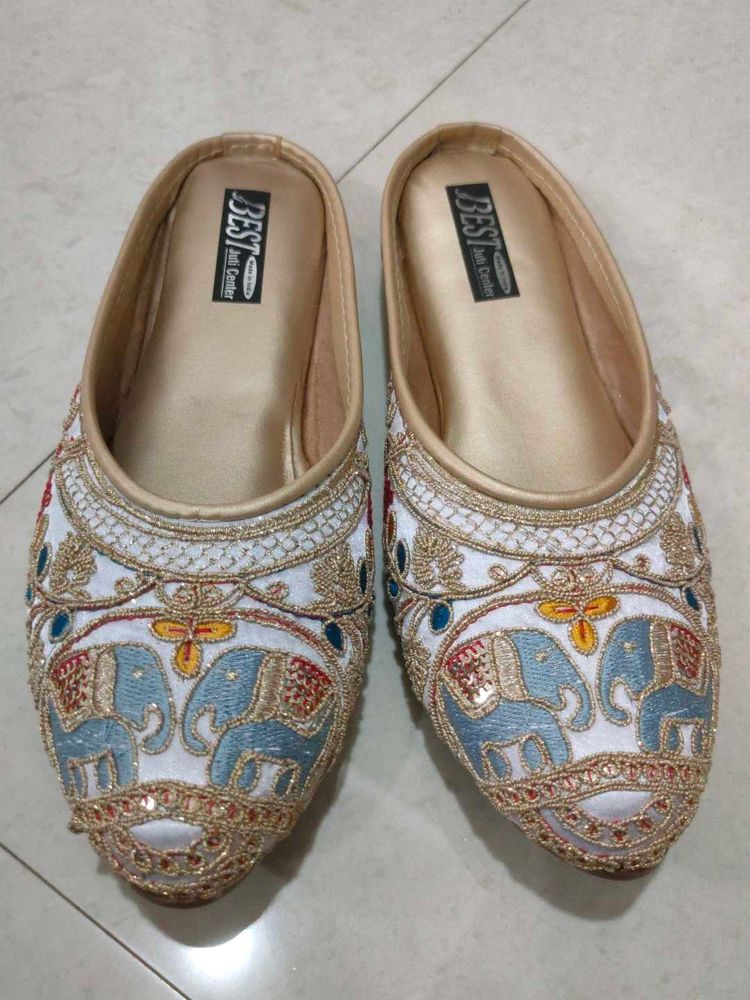 Embroidered Ethnic Jaipuri Jutti
