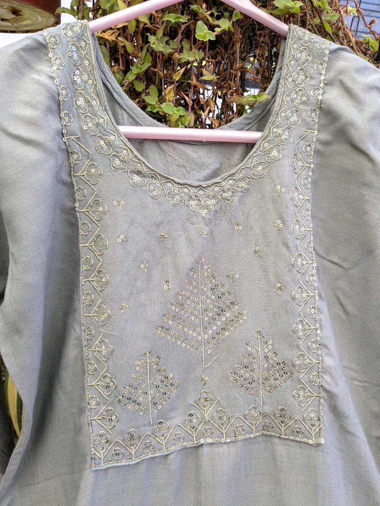 Elegant Grey Embroidered Kurta