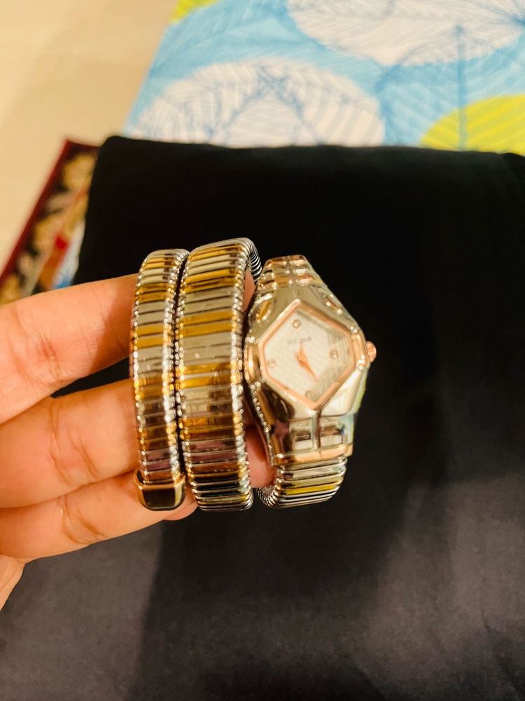 Stylish Women&#39;s Watch (Battery Needed)